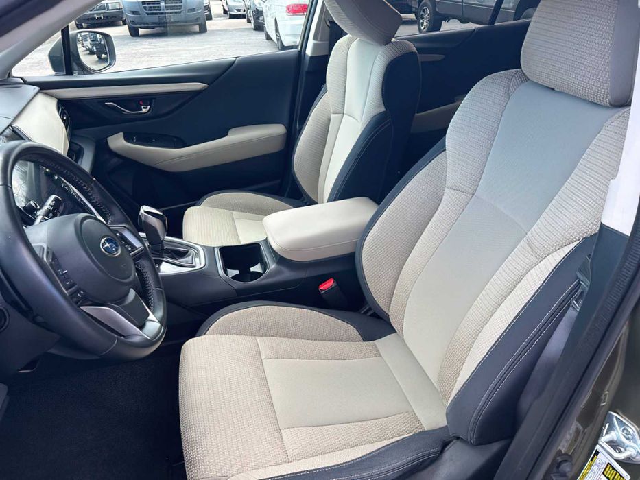 Subaru Outback Premium      2021