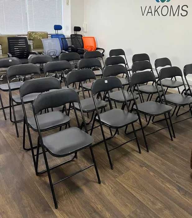 Продаж з офісу стелажи,тумби,столи, крісла,стільці,оргтехніка