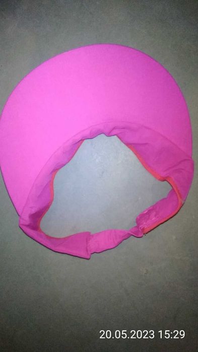 Różowy daszek, czapeczka