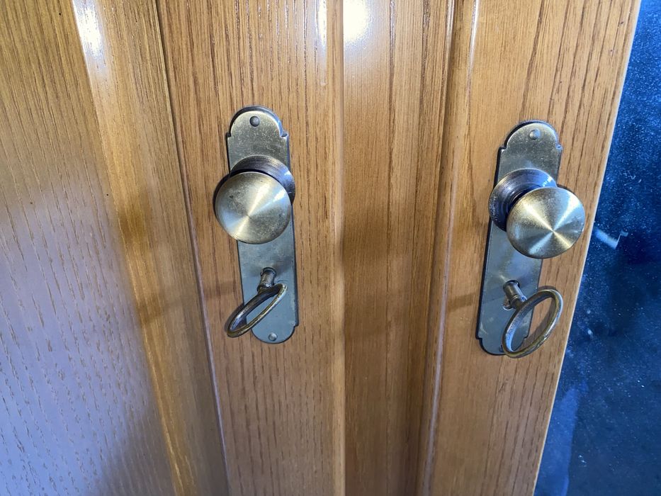 Guarda Fatos de Quarto