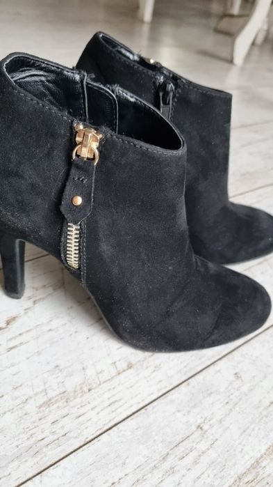 Buty, botki czarne, zamszowe, kozaczki szpilki rozmiar 35