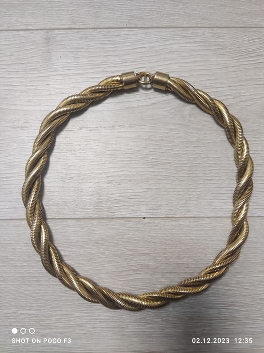 Женская  золотая цепочка змея.