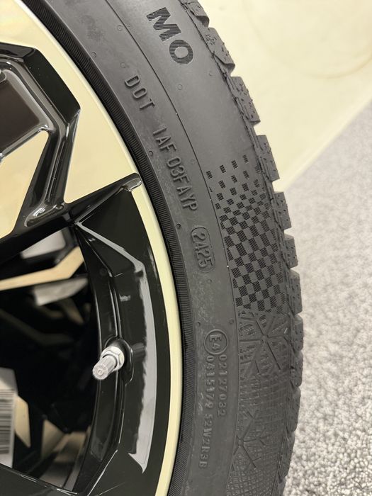 Nowe oryginalne koła zimowe alufelgi BMW X1 U11 X2 U10 871M Night Gold