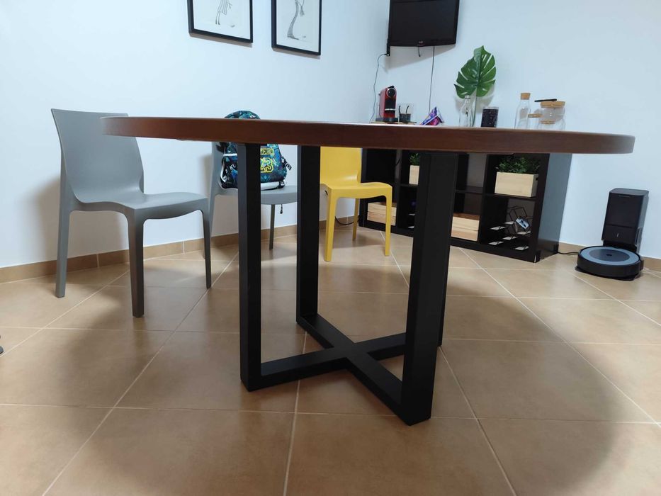 Mesa redonda Madeira, pés metal