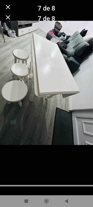 Mesa e 6 bancos de cozinha