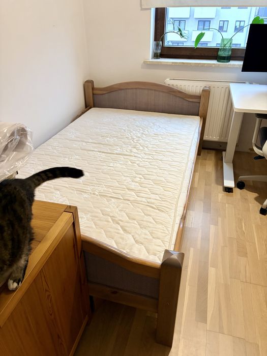 Lozko lite drewno sosnowe 120x200, ratan, bejca