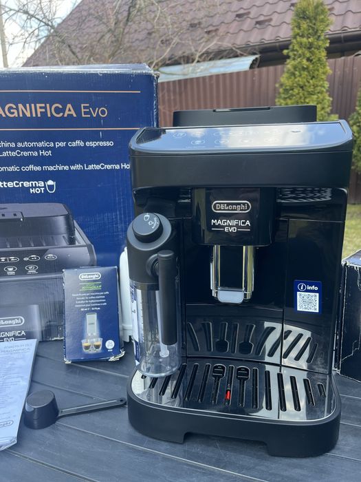 Автоматична кавомашина Delonghi Magnifica EVO 2025 рік 2 місяць
