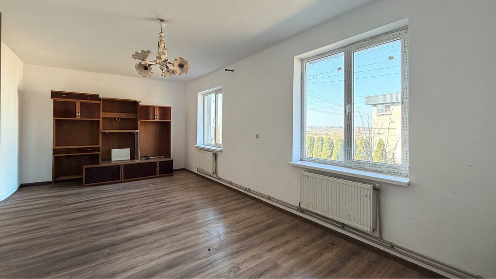 Продається будинок у с. Опори
