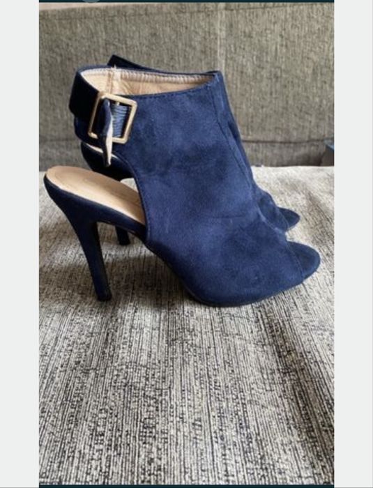 Босоніжки  святкові розкішні