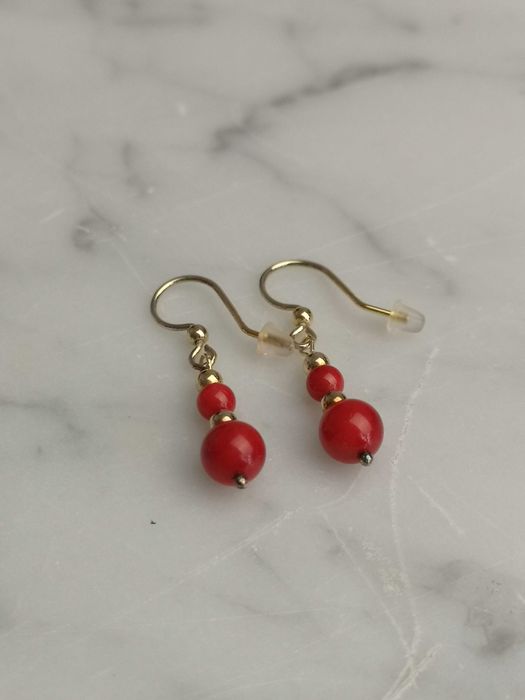 kolczyki z czerwonym koralem