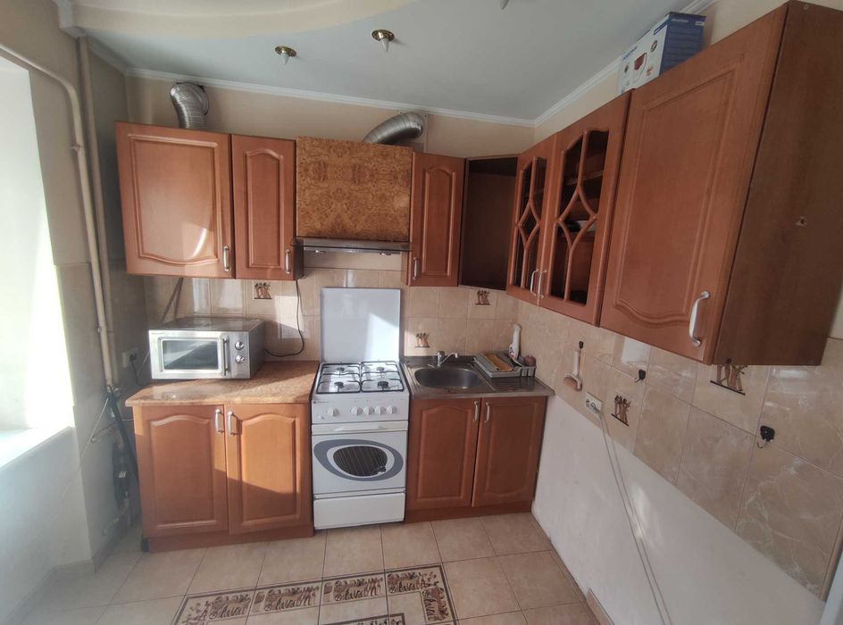 Оренда 2 кім. квартири з ремонтом, вул. Пасічна 58