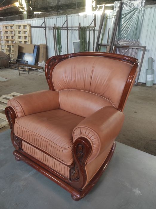 Крісло шкіряне Версаль