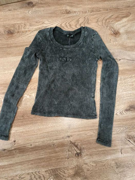 Bluzka nowa prążek rozmiar UNI różowa lub grafitową. Polecam gorąco.