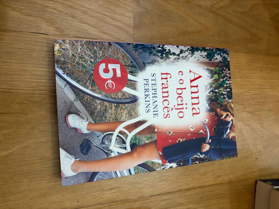 Anna e o beijo francês - Stephanie Perkins (Como Novo)