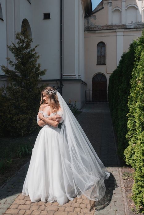 Продам весільну сукню + фату
