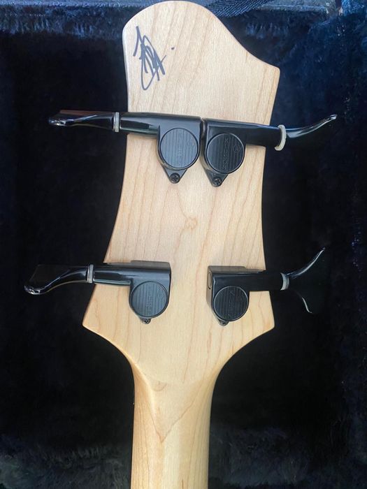 Baixo JP 4 cordas novo