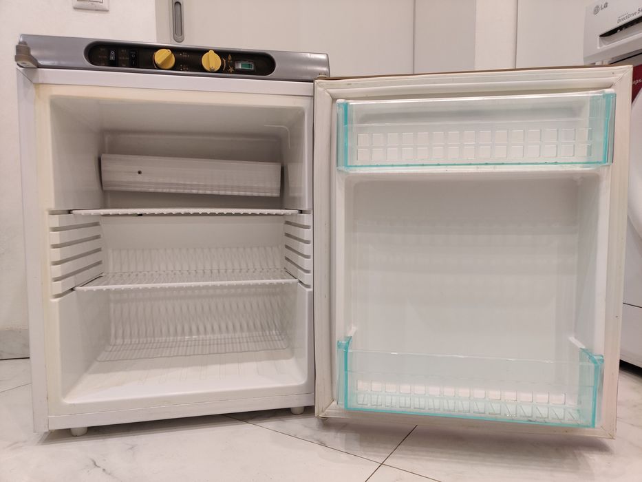 Автономный газовый холодильник (-5С) для кемпера 12В/230В/ГАЗ