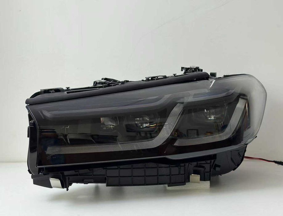 Фари BMW G30 G31 G38 стиль LCI Shadow Line з жовтим ДХО Г30 Г31 Г38