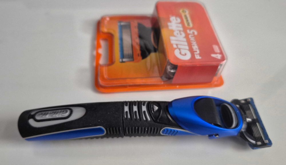Maszynka Gillette Fusion 5 + Ostrza