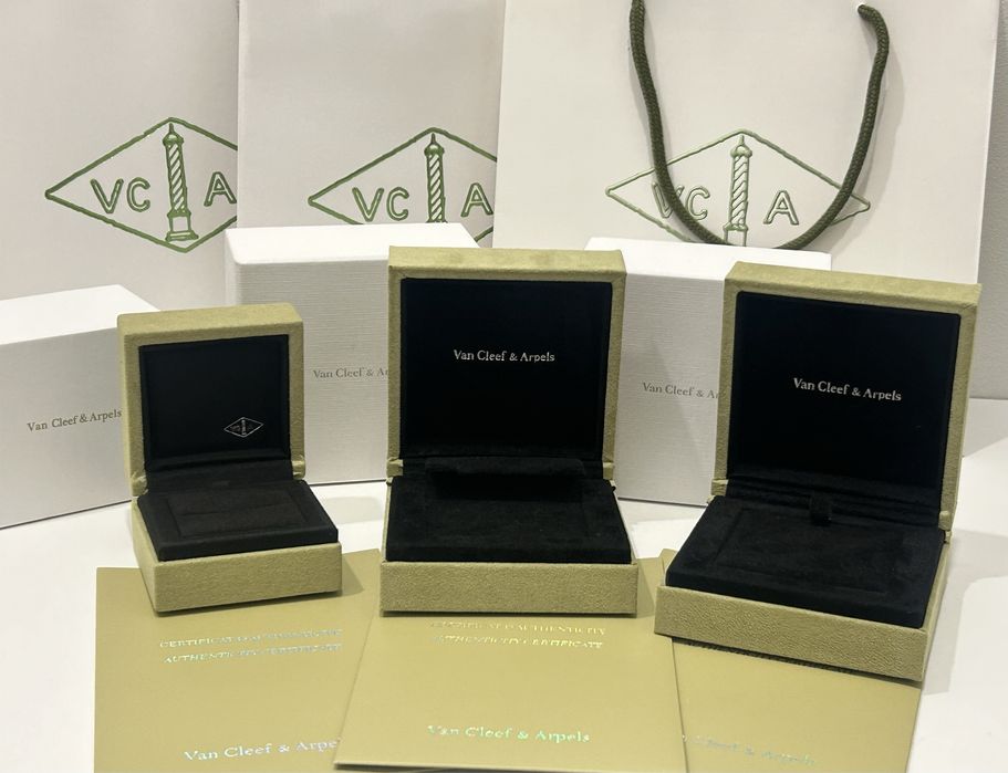 Коробки  Van Cleef & Arpels