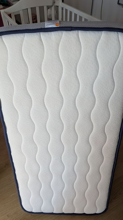 Berço 120x60 regulável + colchão Visco Baby – ótimo estado