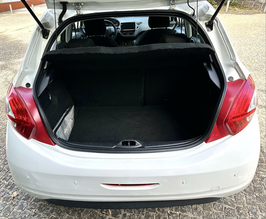 Peugeot 208 — fotografia 11