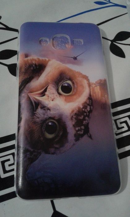 Чехол на телефон