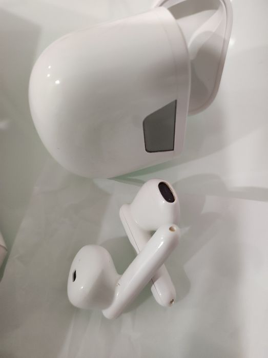 Earphones brancos
