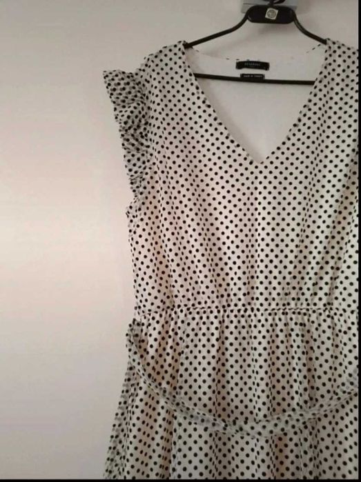 Ładna nowa sukienka