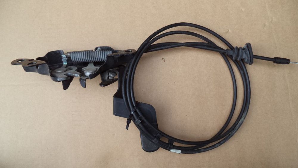Fecho capot Nissan Juke com cabo original ano 2012 a 2018