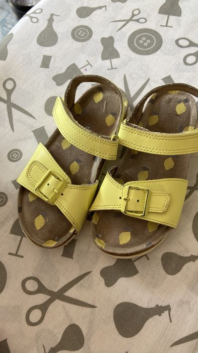 Шкіряні босоніжки