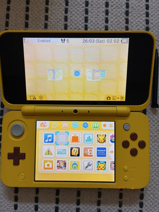 Nintendo 2DS XL Pikachu Edition
