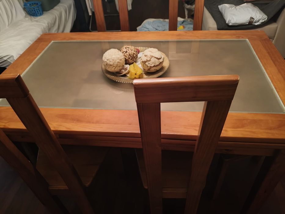 Mesa madeira extensível c/cadeiras