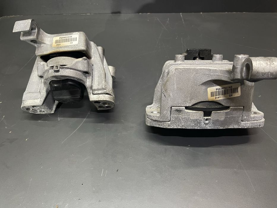 Подушка двигуна ліва права 2.0 jeep cherokee kl