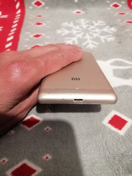 Продам телефон redmi 3s