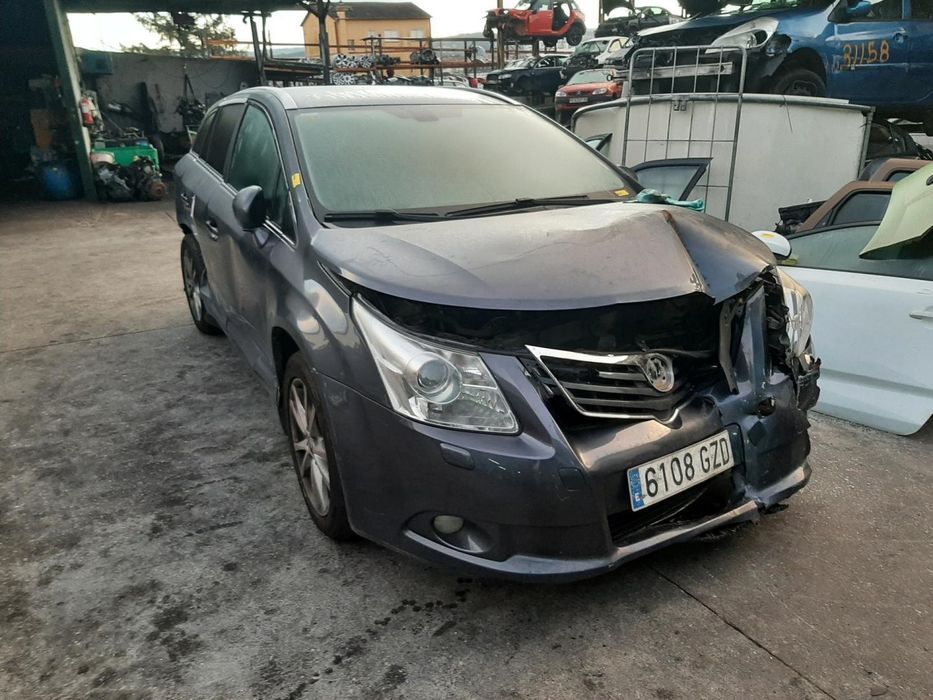 Manga De Eixo Traseira Esquerda Toyota Avensis