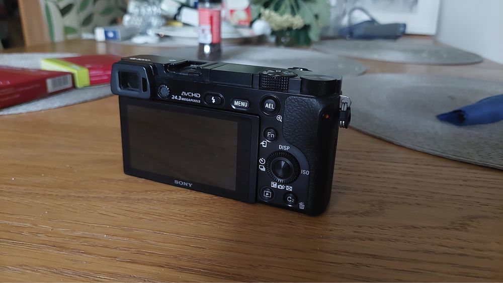 Sony a6000(body) +  bateria i ladowarka