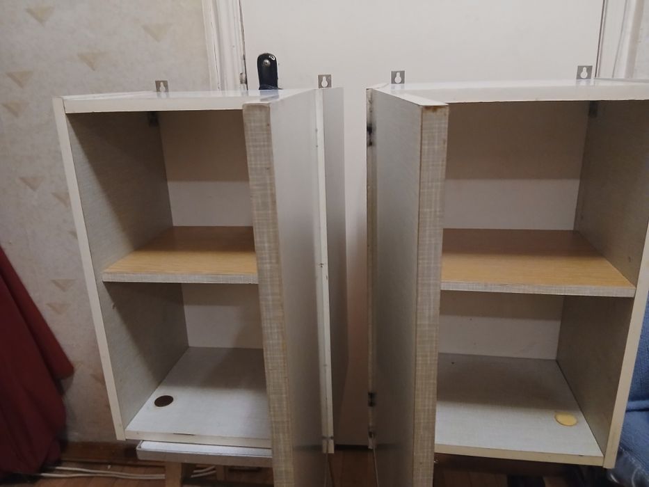 Шкафчик навесной