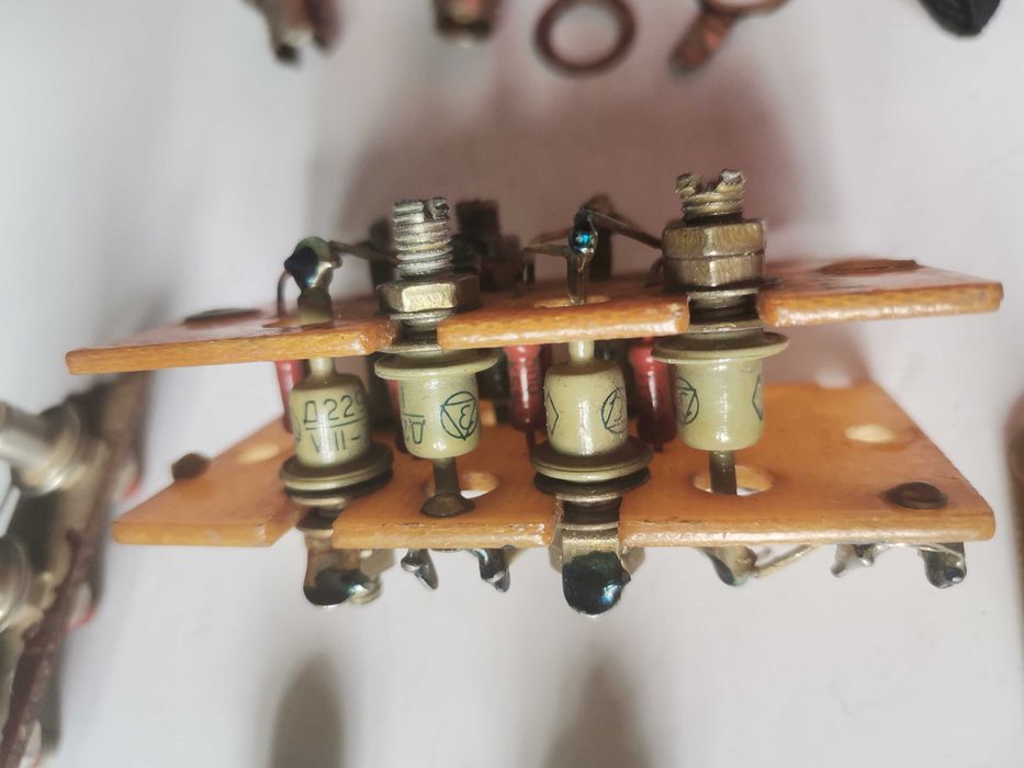 Diody D229B, KD202A, 202B,kondensator K73 15A