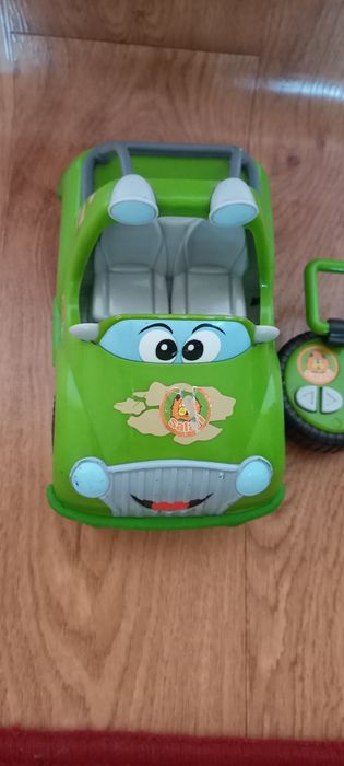 Машинка CHICCO  на пульте