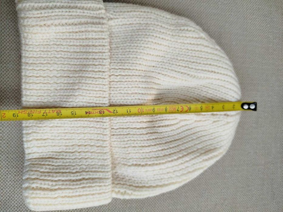 czapka z wełny Merino 100% ecru z wywinięciem okazja