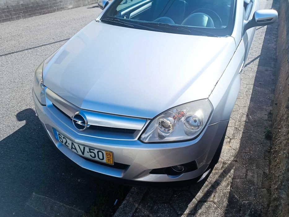 Carro cabrio Opel Tigra Twin Top