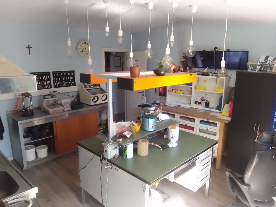 PASSA-SE clínica dentária com laboratorio ou só imovel