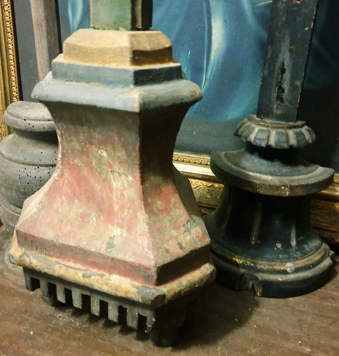 Antigos crucifixos sem Cristos dos Sec. XVIII  e XIX