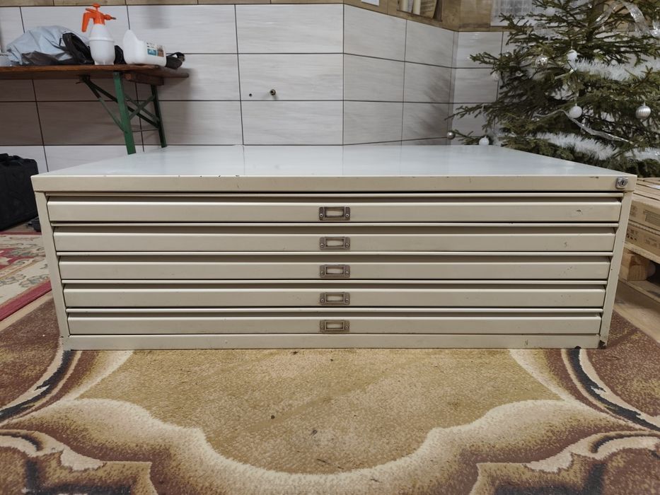 Szafka na mapy, plany, projekty, narzędzia itp.