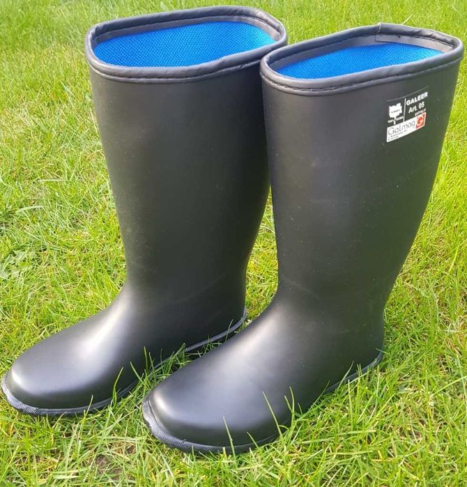 Buty gumowe gumiaki z wkładką ocieplającą.