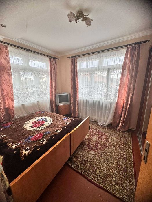 Продається просторий будинок в мальовничому місті Болехів