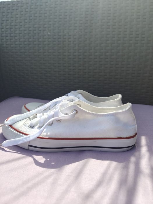 Adidasy białe. Rozmiar 40.