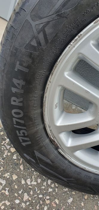 1 jante e Pneu para Nissan NV200