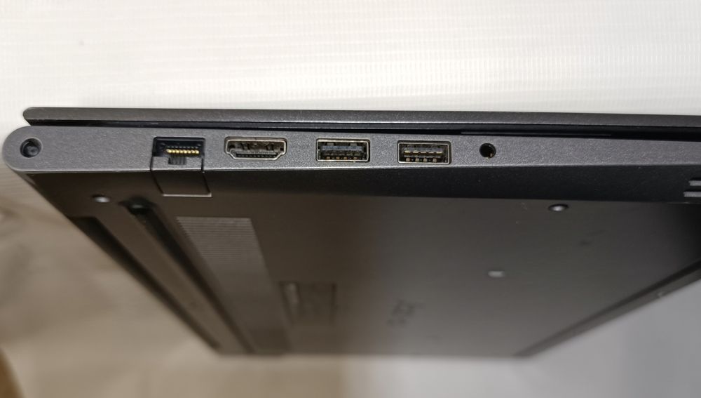 Ноутбук DELL Vostro P75G001 + сумка